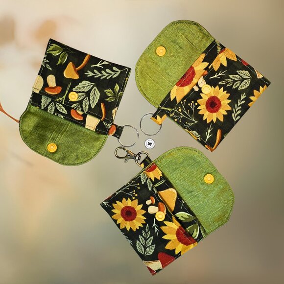 Mini Wallet Pouch with Keyring | Cottagecore Bag Charm | Mushroom Sunflower - Picture 6 of 7